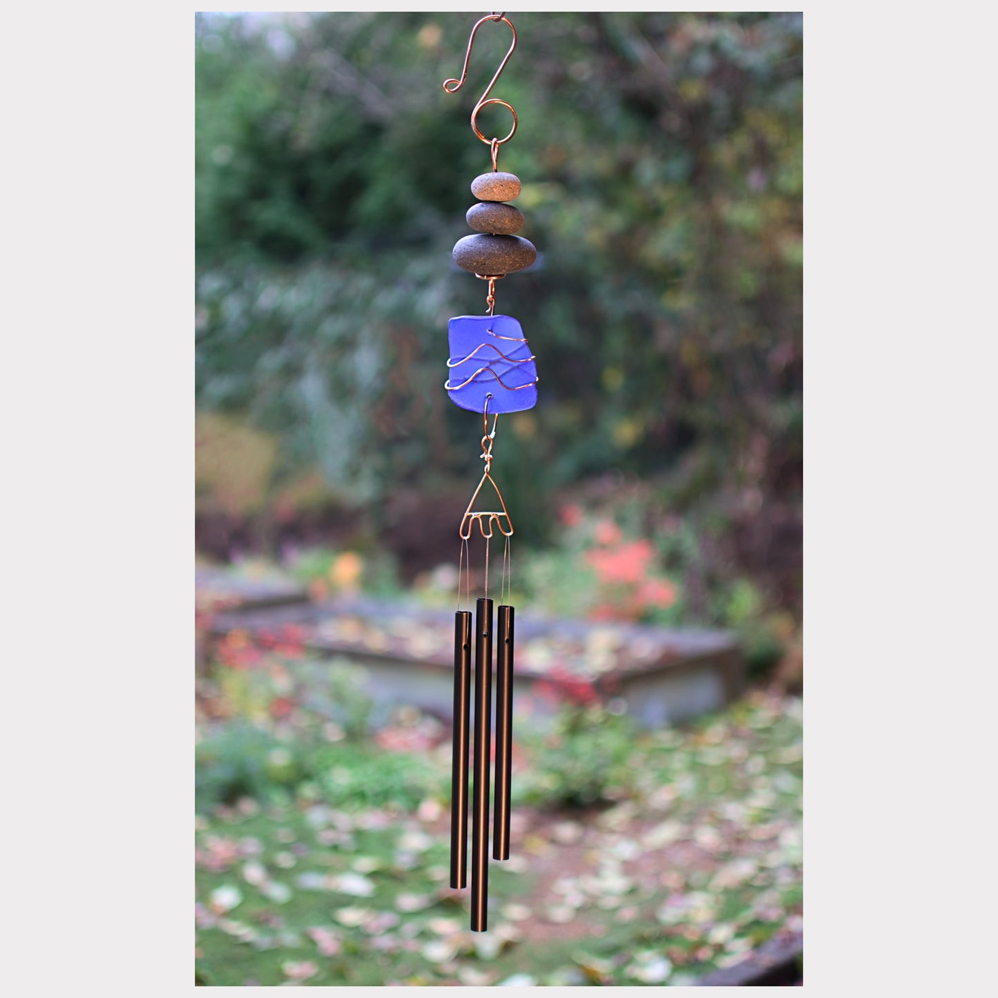 Carillon éolien Cobalt Blue Glass Beach Stones Carillons éoliens fabriqués à la main